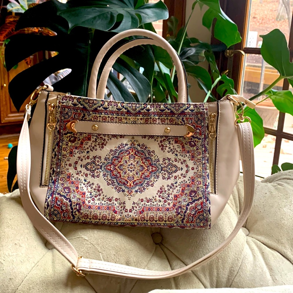 Gorgeous printed purse. Brand new. Bohemian vibes.